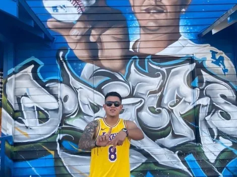 ¡Idénticos! Julio Urías presumió su nuevo mural pintado en Los Ángeles