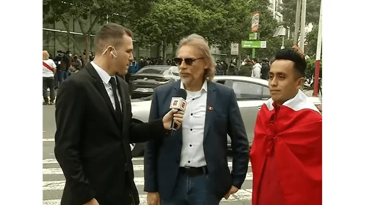 Periodistas argentinos sorprendidos al encontrarse con el clon de Ricardo Gareca