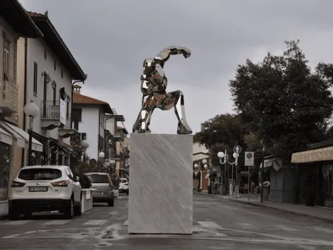 Un pueblo de Italia homenajea con una espectacular estatua a Iron Man