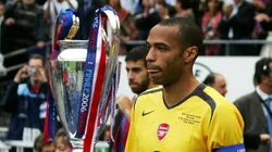 Thierry Henry of Arsenal leads out Jens Lehmann and the rest of the Arsenal team before the UEFA Champions League Final between Arsenal and Barcelona at the Stade de France on May 17, 2006 in Paris, France.