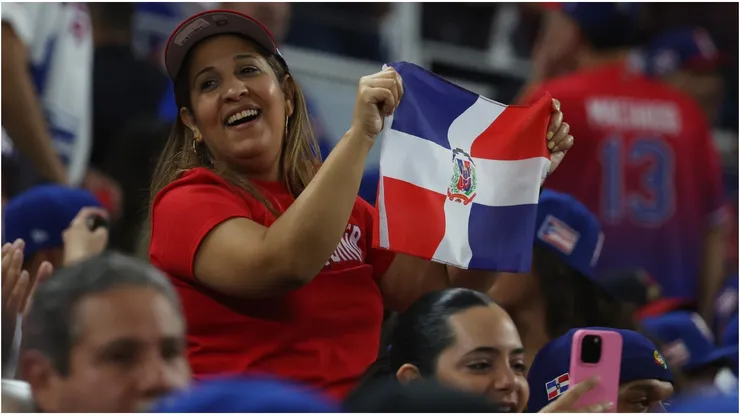 A fan of Team Dominican Republic