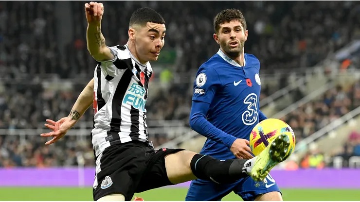Miguel Almiron of Newcastle and Christian Pulisic of Chelsea