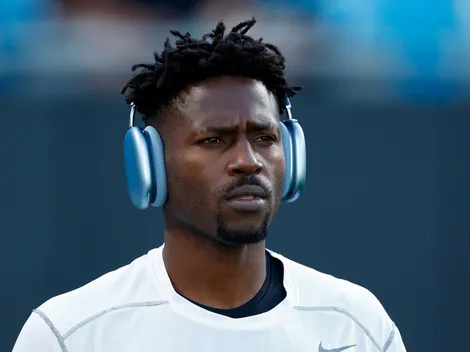 Antonio Brown announces his return to football