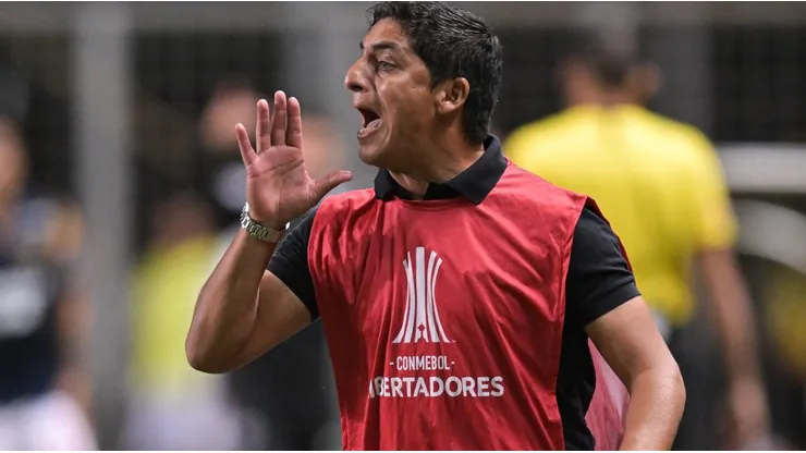 Manager Guillermo Salas of Alianza Lima