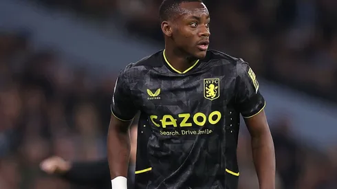 Jhon Duran playing for Aston Villa