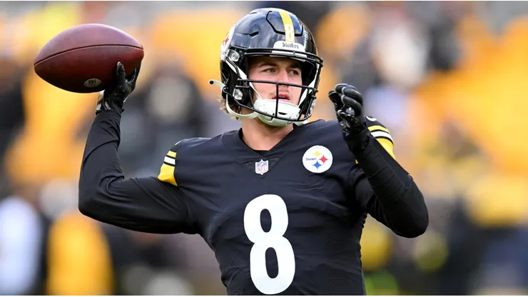 Kenny Pickett quarterback of the Pittsburgh Steelers