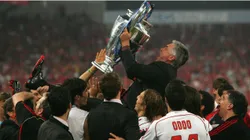 Carlo Ancelotti, the manager of AC Milan jolds the trophy