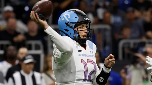 Luis Perez of the Arlington Renegades