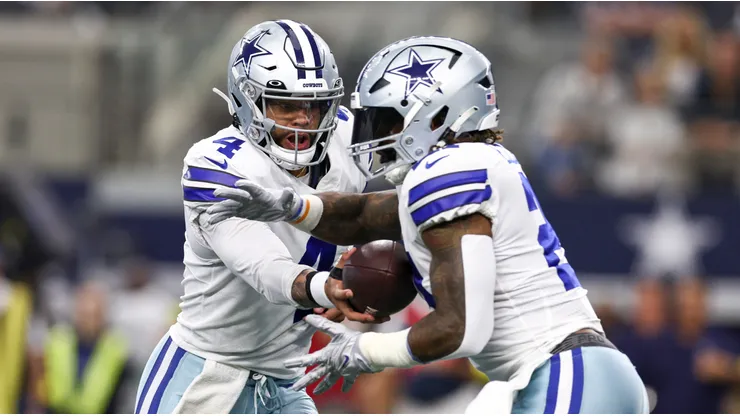 Dak Prescott with Ezekiel Elliott - Dallas Cowboys - NFL 2022