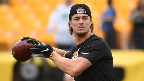 Kenny Pickett quarterback of the Pittsburgh Steelers