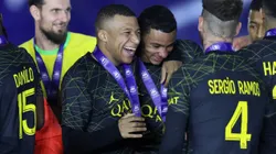 Kylian Mbappe of PSG with his teammates