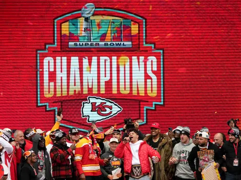 Two-time Super Bowl champion betrays the Chiefs and signs with the Broncos