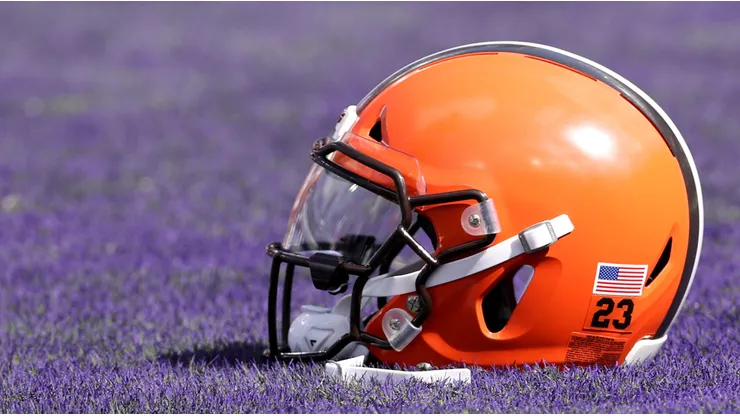 Cleveland Browns helmet - NFL 2019