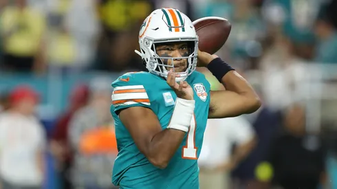 Tua Tagovailoa - Miami Dolphins - NFL 2022