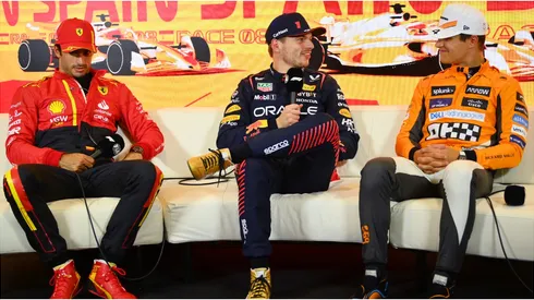 Pole position qualifier Max Verstappen (C), Second placed qualifier Carlos Sainz (L) and Third placed qualifier Lando Norris