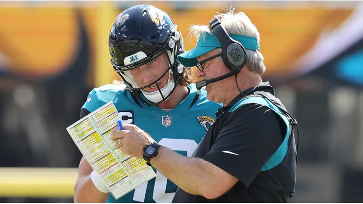 Trevor Lawrence (left) with Doug Pederson (right) - Jacksonville Jaguars - NFL 2022