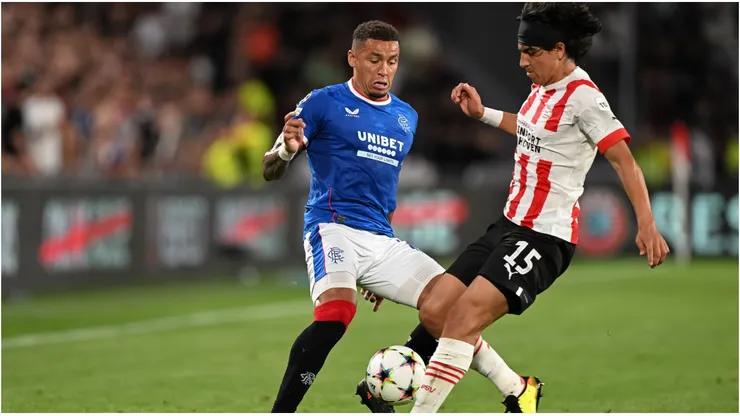 James Tavernier of Glasgow Rangers is tackled by Erick Gutierrez of PSV Eindhoven