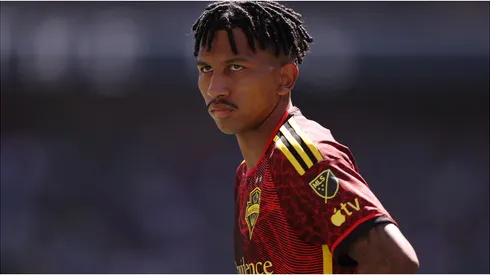 Léo Chú #23 of Seattle Sounders