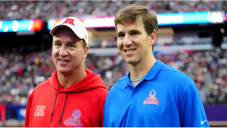 Peyton Manning (left) with his brother Eli (right) during the 2023 NFL Pro Bowl games