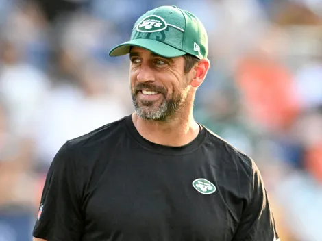 Aaron Rodgers suffers injury scare, Jets' HC warns the entire team