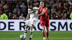 Nino of Fluminense and Luciano Gondou of Argentinos Juniors