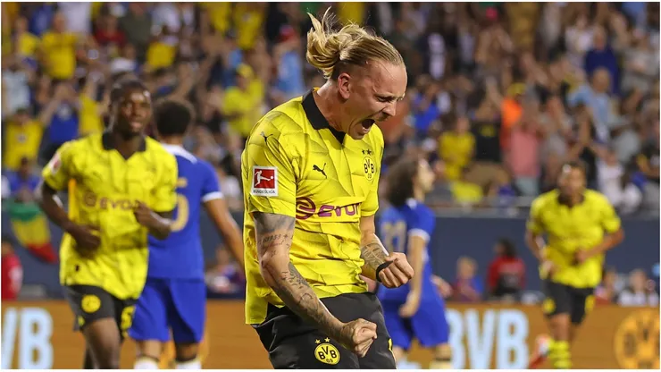 Marius Wolf #17 of Borussia Dortmund