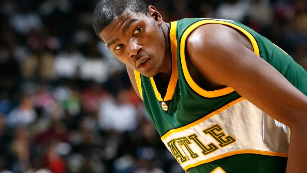 ATLANTA – NOVEMBER 16:  Kevin Durant #35 of the Seattle SuperSonics awaits a free throw by the Atlanta Hawks during the first half at Philips Arena November 16, 2007 in Atlanta, Georgia.  (Photo by Kevin C. Cox/Getty Images)