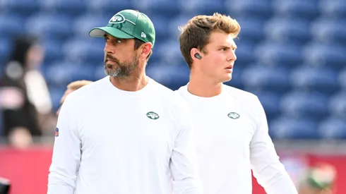 Aaron Rodgers and Zach Wilson before a Jets game