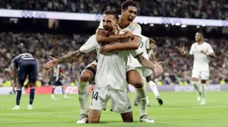 Joselu of Real Madrid celebrates with team mate Jude Bellingham
