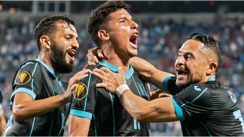 José Pinto #17 of Honduras celebrates his goal