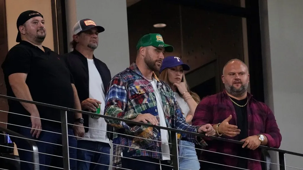 Travis Kelce at the 2023 MLB World Series