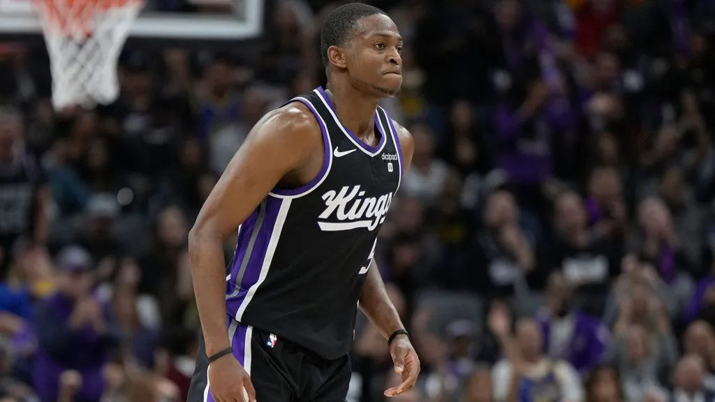 De'Aaron Fox #5 of the Sacramento Kings