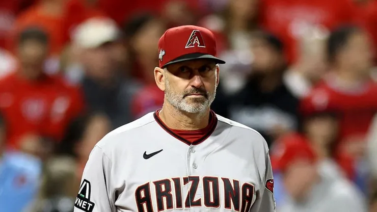 Torey Lovullo #17 of the Arizona Diamondbacks