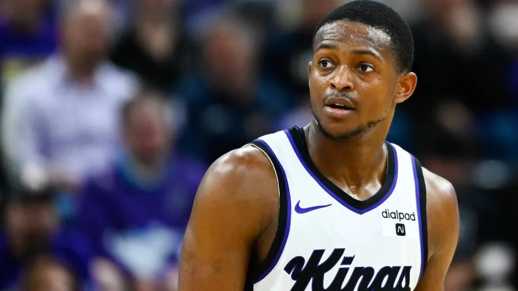 De'Aaron Fox #5 of the Sacramento Kings