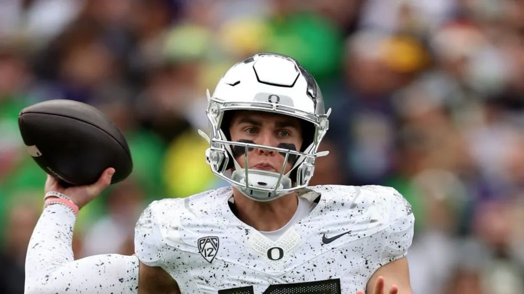 QB Bo Nix of the Oregon Ducks