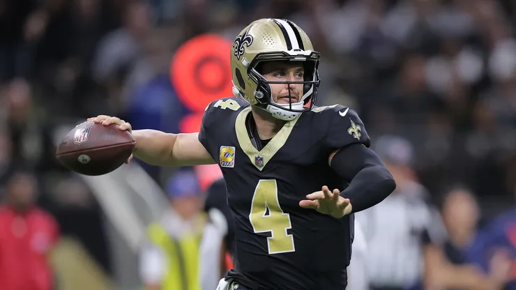 Derek Carr quarterback of the Saints