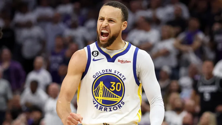 Stephen Curry #30 of the Golden State Warriors