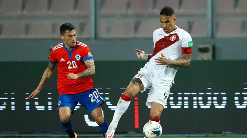Paolo Guerrero against Charles Aranguiz