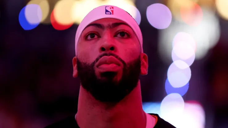 Anthony Davis before a game with the Los Angeles Lakers.