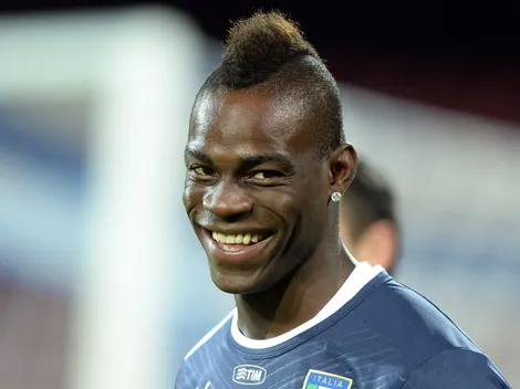 Mario Balotelli sets off firecracker in team locker room