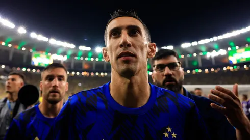 Angel Di Maria of Argentina leaves the pitch as the match is delayed due to incidents in the stands prior to a FIFA World Cup 2026 Qualifier match between Brazil and Argentina at Maracana Stadium on November 21, 2023 in Rio de Janeiro, Brazil.