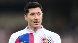 Robert Lewandowski warming up before the Barcelona-Alaves game