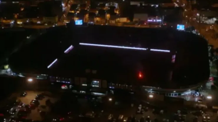 Peru: Home team turn off stadium lights in order to prevent archrivals from celebrating