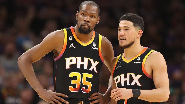 Kevin Durant and Devin Booker of the Phoenix Suns.