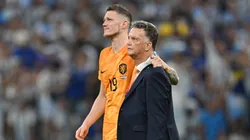 Louis van Gaal, Head Coach of Netherlands consoles Wout Weghorst after the loss in the penalty shootout in the FIFA World Cup Qatar 2022 quarter final match between Netherlands and Argentina at Lusail Stadium on December 09, 2022 in Lusail City, Qatar.