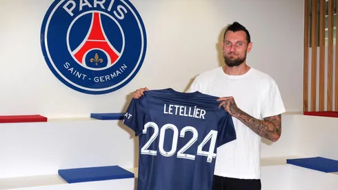 PSG goalkeeper robbed at knife point