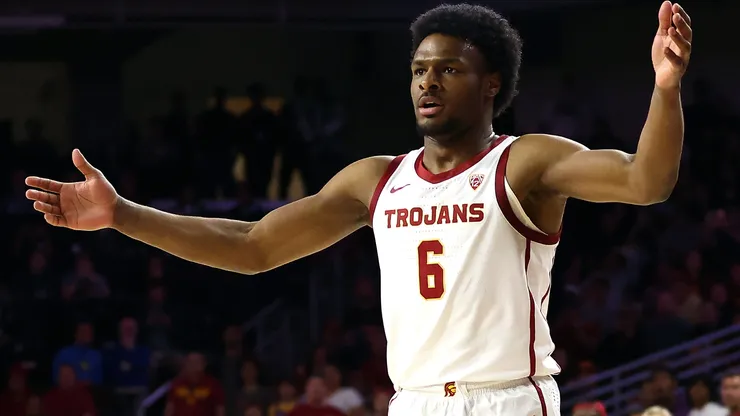 Bronny James making his debut for USC.