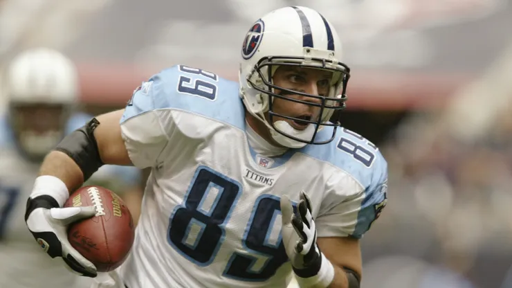 Frank Wycheck with the Tennessee Titans