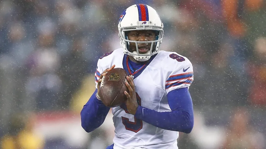 Thad Lewis #9 of the Buffalo Bills throws a pass against the New England Patriots in the first half during the game at Gillette Stadium on December 29, 2013 in Foxboro, Massachusetts.