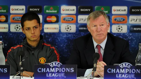 Chicharito and Alex Ferguson with Manchester United